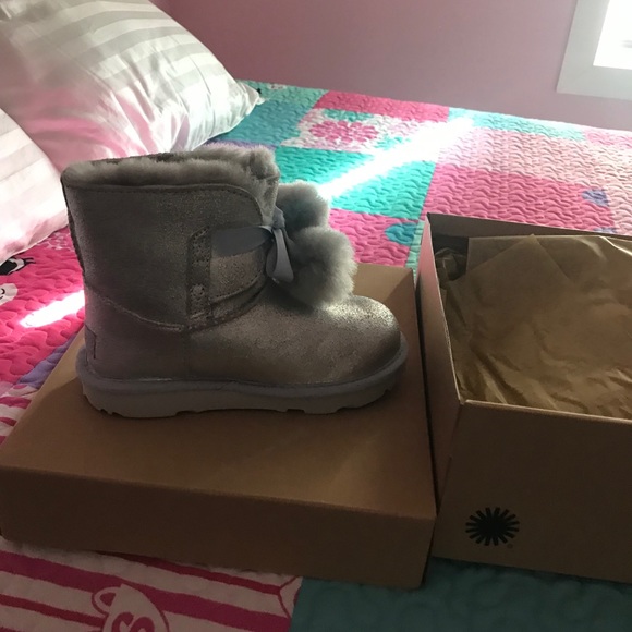 Ugg boots size 12 limited edition BRAND NEW $65-70 - Picture 2 of 8